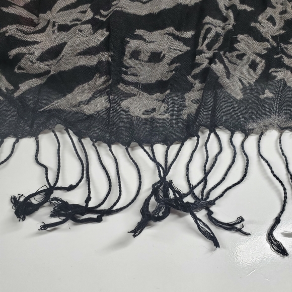 New York Graffitti Print Lightweight Scarf - Picture 8 of 8